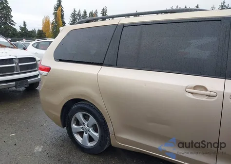 2011 Toyota Sienna Le from USA, damaged, VIN 5TDKK3DC9BS067902